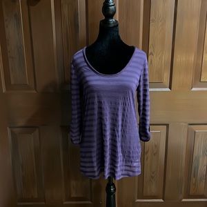 Women’s lightweight, purple, striped gap, medium 3/4 sleeve T-shirt